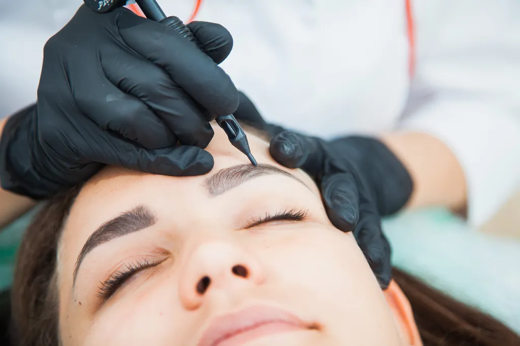 smallpermanent-brow-make-up-2022-11-15-15-04-37-utc-3
